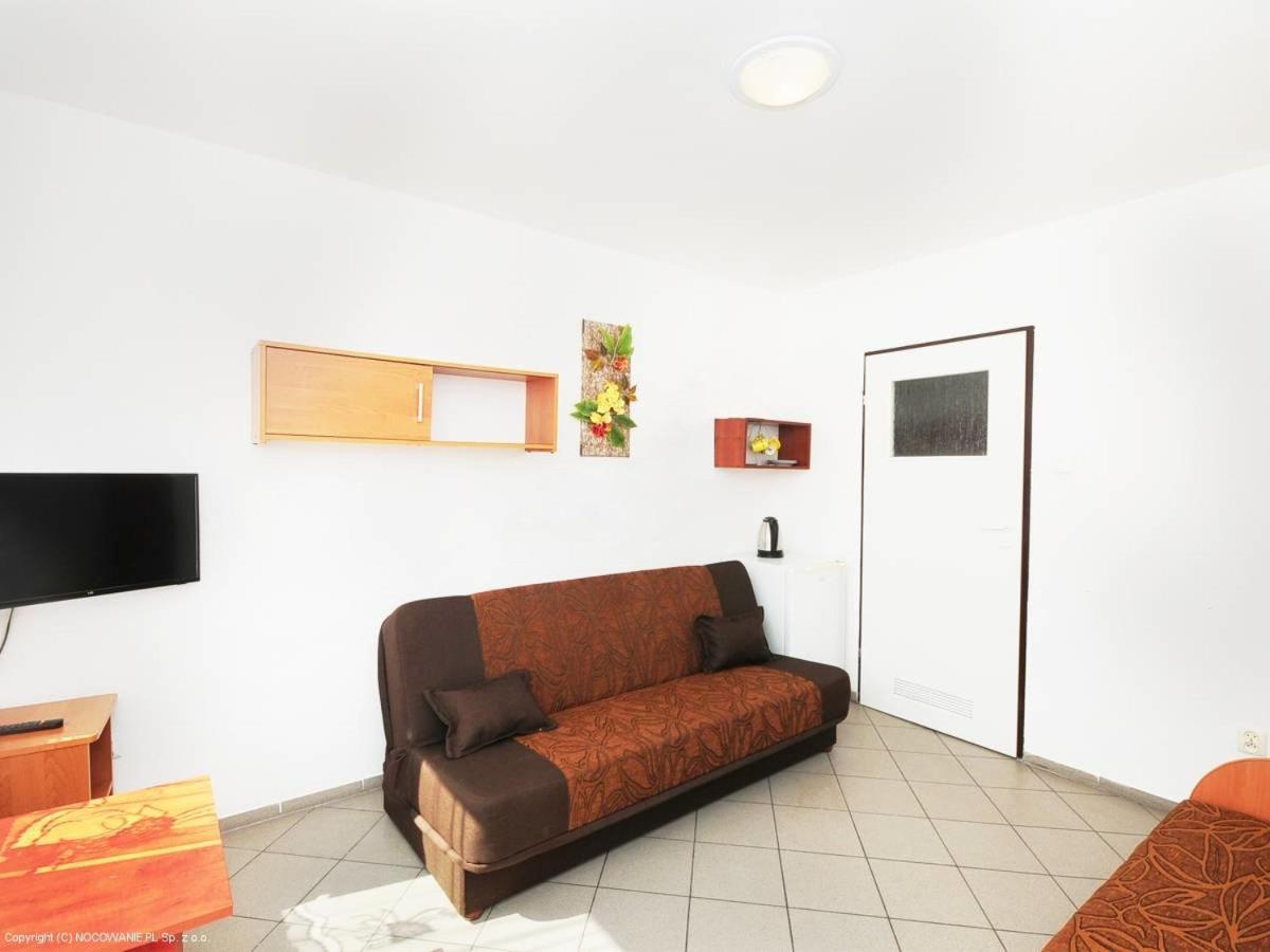 U Gosi Hotel Jaroslawiec Bagian luar foto