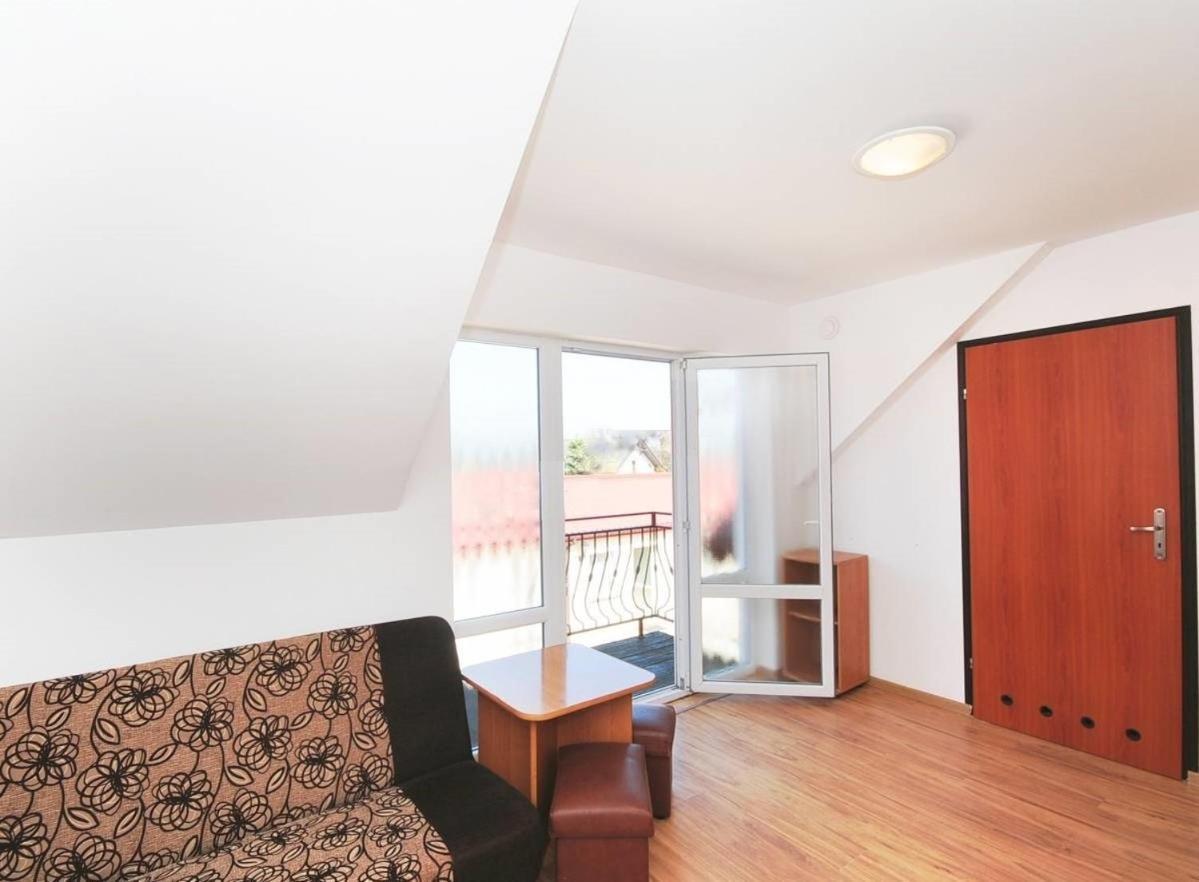 U Gosi Hotel Jaroslawiec Bagian luar foto