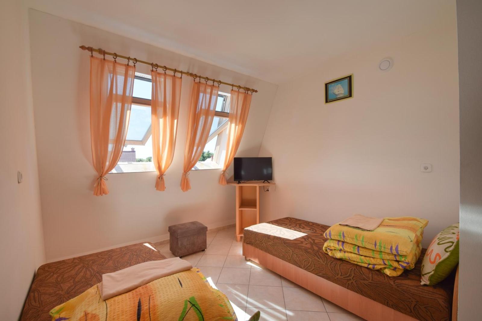 U Gosi Hotel Jaroslawiec Bagian luar foto