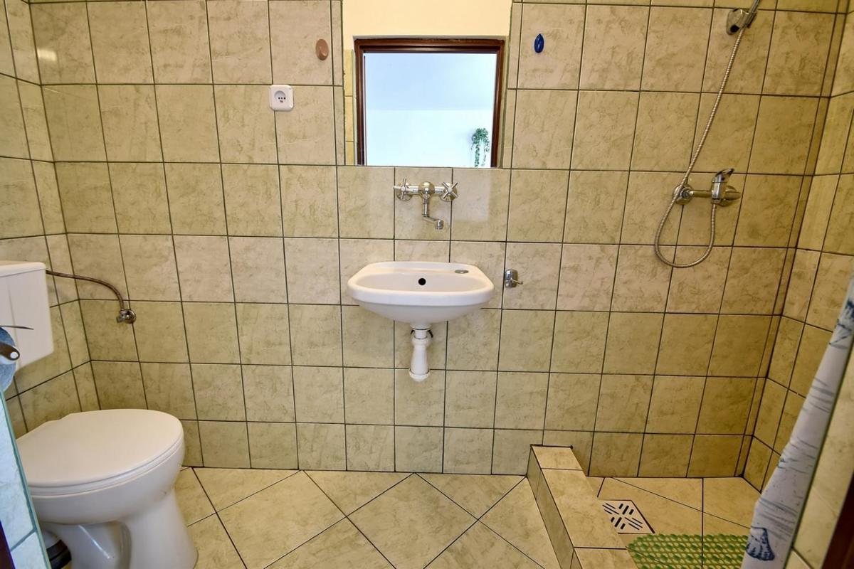 U Gosi Hotel Jaroslawiec Bagian luar foto