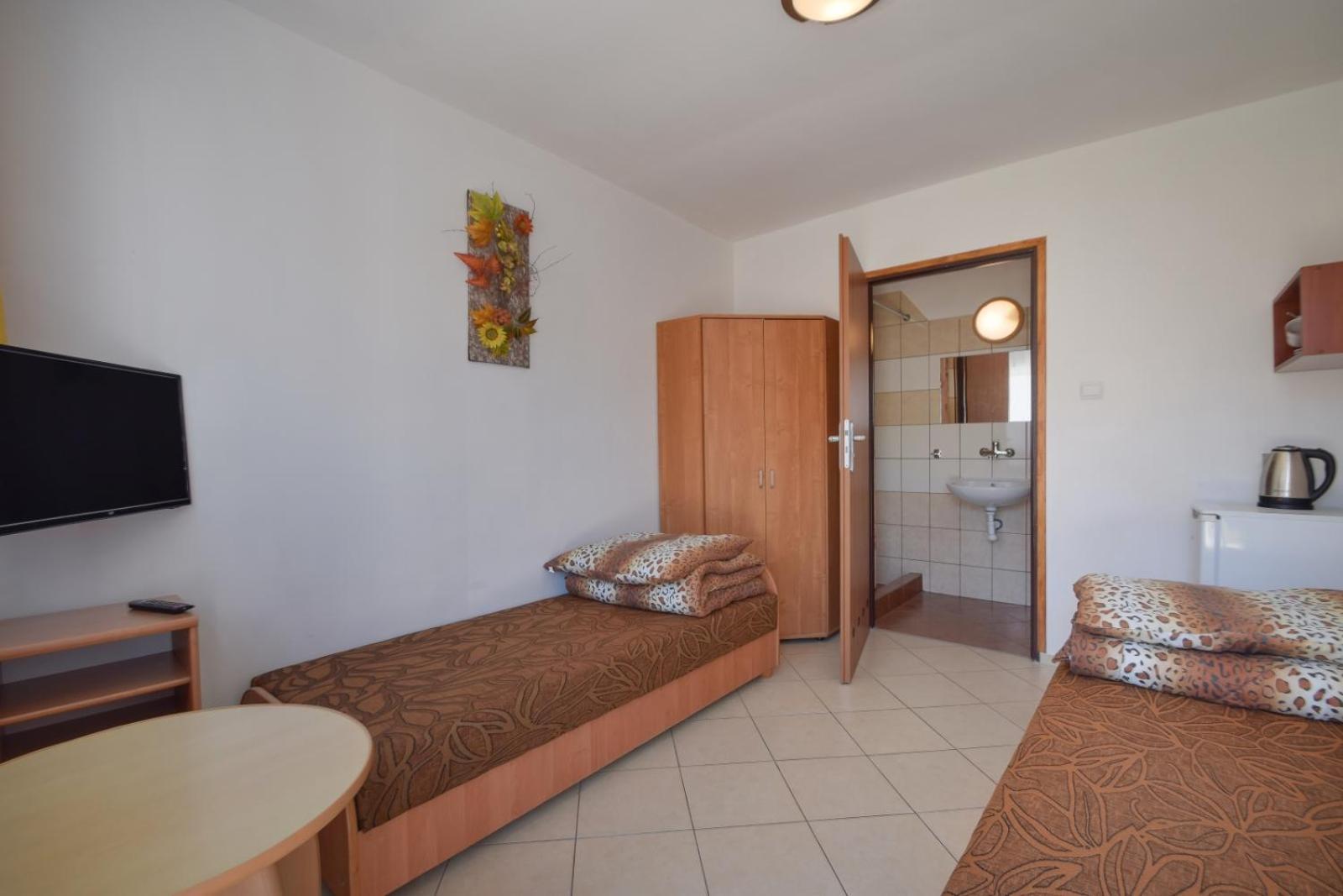 U Gosi Hotel Jaroslawiec Bagian luar foto